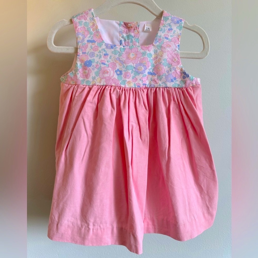 Elegant Pink Formal Dress with Floral Accents